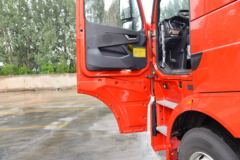 中国重汽 HOWO TH7重卡 460马力 8X4 9.5米仓栅式载货车(国六)(ZZ5317CCYV466HF1)