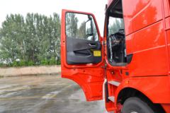 中国重汽 HOWO TH7重卡 460马力 8X4 9.5米仓栅式载货车(国六)(ZZ5317CCYV466HF1)