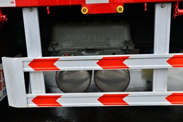 �й����� HOWO TH7�ؿ� 460���� 8X4 9.5�ײ�դʽ�ػ���(����)(ZZ5317CCYV466HF1)ͼƬ