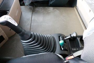 �й����� HOWO TX7�ؿ� 460���� 6X4 ǣ����(����)(�ٱ�3.7)(ZZ4257V324GF1)ͼƬ