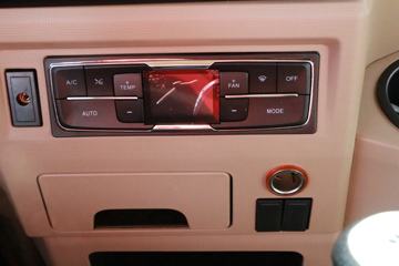 �й����� HOWO TX7�ؿ� 460���� 6X4 ǣ����(����)(�ٱ�3.7)(ZZ4257V324GF1)ͼƬ