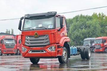 中国重汽 豪沃N5W中卡 轻奢版 220马力 4X2 6.75米栏板载货车(国六)(平顶)(ZZ1187K511JF1)