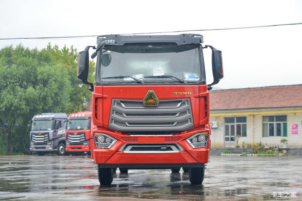 中国重汽 豪瀚N5W中卡 220马力 4X2 7.8米厢式载货车(国六)(ZZ5187XXYK601JF1)