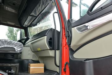 �й����� ����N5W�п� 220���� 4X2 6.7�ײ�դʽ�ػ���(����)(ZZ5187CCYK511JF1B)ͼƬ