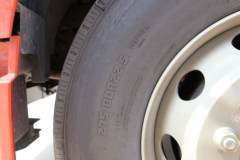 一汽解放 J6L中卡 精英版(绿通) 260马力 4X2 6.75米仓栅式载货车(国六)(CA5180CCYP62K1L4A2E6)