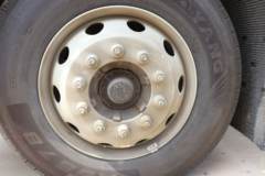 一汽解放 J6L中卡 精英版(绿通) 260马力 4X2 6.75米仓栅式载货车(国六)(CA5180CCYP62K1L4A2E6)