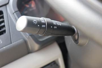 �й�����HOWO С˧ 130���� 4X2 3.95�׵�����ʽС��(ZZ5047XXYF3112F145)ͼƬ