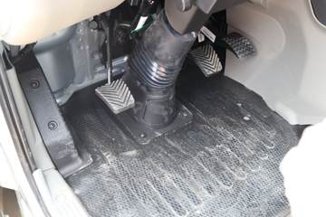 �й�����HOWO С˧ 130���� 4X2 3.95�׵�����ʽС��(ZZ5047XXYF3112F145)ͼƬ