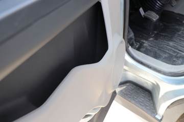 �й�����HOWO С˧ 130���� 4X2 3.95�׵�����ʽС��(ZZ5047XXYF3112F145)ͼƬ