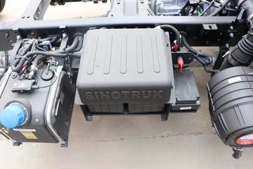 �й�����HOWO С˧ 130���� 4X2 3.95�׵�����ʽС��(ZZ5047XXYF3112F145)ͼƬ