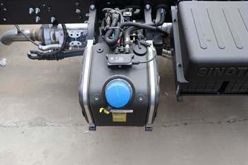 �й�����HOWO С˧ 130���� 4X2 3.95�׵�����ʽС��(ZZ5047XXYF3112F145)ͼƬ