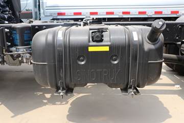 �й�����HOWO С˧ 130���� 4X2 3.95�׵�����ʽС��(ZZ5047XXYF3112F145)ͼƬ