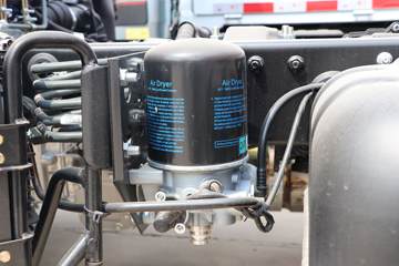 �й�����HOWO С˧ 130���� 4X2 3.95�׵�����ʽС��(ZZ5047XXYF3112F145)ͼƬ