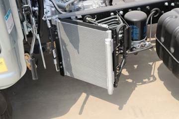 �й�����HOWO С˧ 130���� 4X2 3.95�׵�����ʽС��(ZZ5047XXYF3112F145)ͼƬ