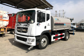 东风多利卡底盘 洒水车/喷洒车外观图片