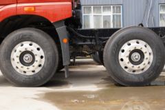 青岛解放 JH6重卡 智尊版2.0 南方款 460马力 8X4 9.4米仓栅式载货车(国六)(CA5310CCYP25K2L7T4E6A80)