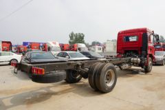 陕汽重卡 德龙L3000 240马力 4X2 6.8米栏板载货车(国六)(SX1189LA501F2)