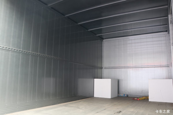 2台东风星云K6载货车成功交付客户,用东风一路顺风