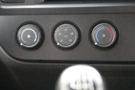 星云K6&nbsp;冷藏车驾驶室图片