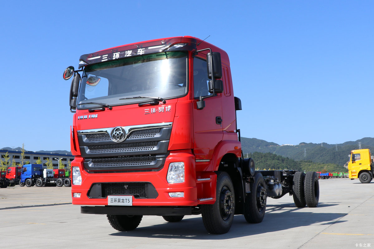 三环十通 昊龙 豪华版 270马力 6X2 6.8米栏板载货车