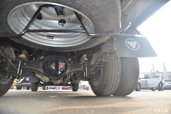 ��˫���Թ����������پ��������Ƶװ壬�γ����Σ��Լ۱ȼ���