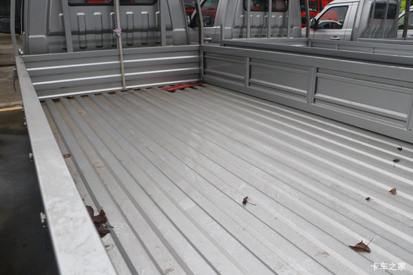 金杯T52载货车限时促销中 优惠0.2万