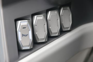 �ɵ� W5 130���� 4.18�׵��Ų�դʽ�Ῠ(����)ͼƬ