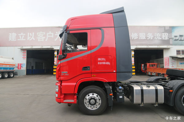 最高优惠1万 天龙旗舰KX牵引车火热促销中