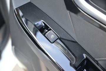 ������ʮ�� ���� 2020�� �Զ��콢�� 2.5T���� 150���� ���� �ӳ�˫��Ƥ��ͼƬ