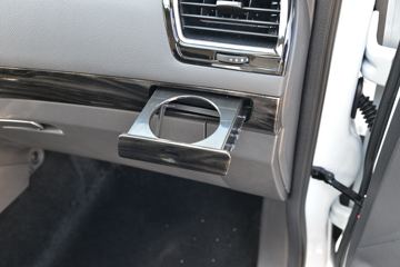 ������ʮ�� ���� 2020�� �Զ��콢�� 2.5T���� 150���� ���� �ӳ�˫��Ƥ��ͼƬ