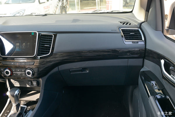 购五十铃铃拓皮卡 享高达0.2万优惠