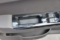 福田 祥菱M1 豪华型 1.6L 122马力 汽油 3.3米单排厢式微卡(BJ5031XXY3JV4-52)