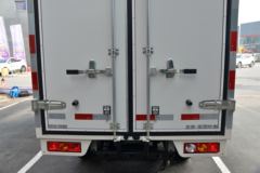 福田 祥菱M1 豪华型 1.6L 122马力 汽油 3.3米单排厢式微卡(BJ5031XXY3JV4-52)