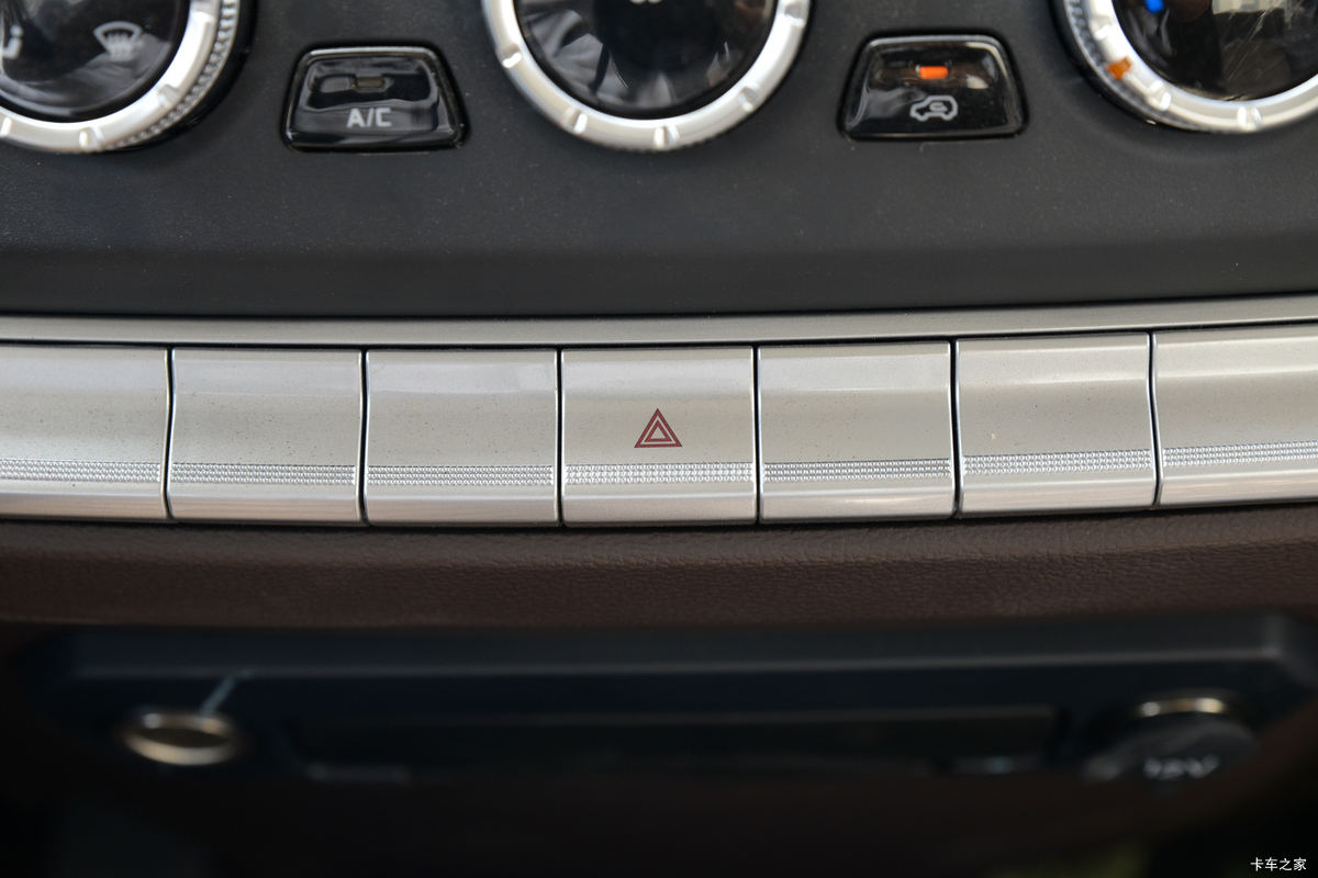 ���� ����ǿ���� 129���� 4.08�׵�����ʽ�Ῠ(����)(JX5045XXYTG26)��ʻ��                                               