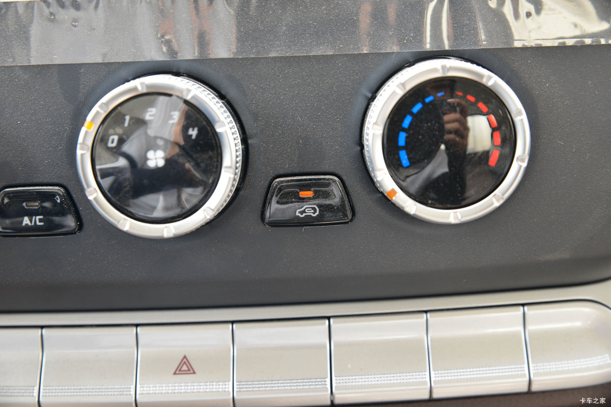 ���� ����ǿ���� 129���� 4.08�׵�����ʽ�Ῠ(����)(JX5045XXYTG26)��ʻ��                                               