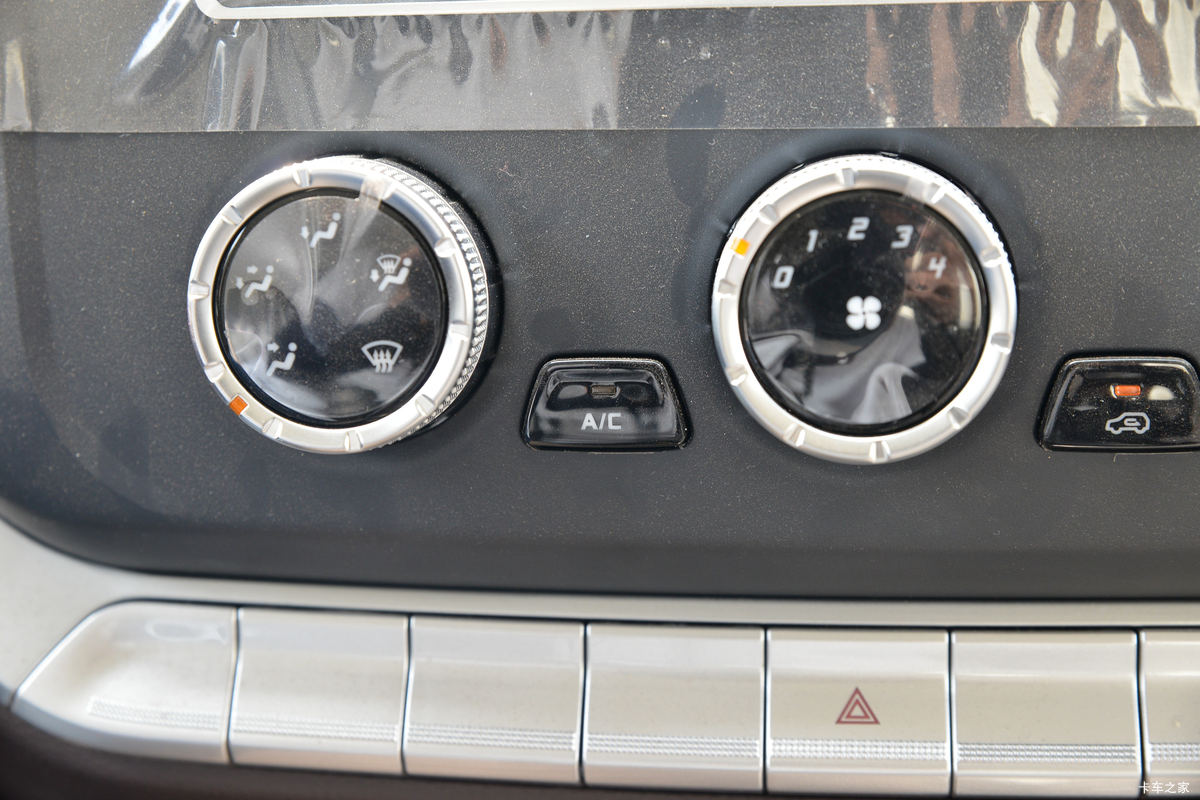 ���� ����ǿ���� 129���� 4.08�׵�����ʽ�Ῠ(����)(JX5045XXYTG26)��ʻ��                                               