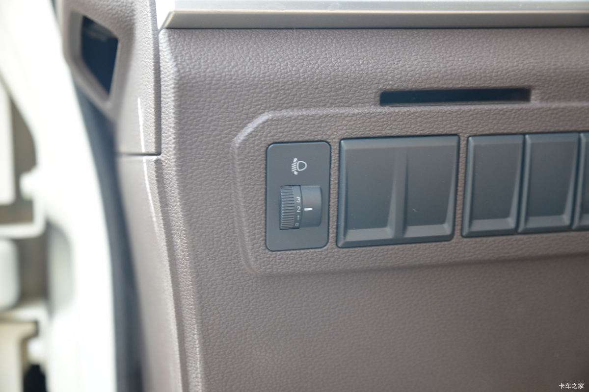 ���� ����ǿ���� 129���� 4.08�׵�����ʽ�Ῠ(����)(JX5045XXYTG26)��ʻ��                                               