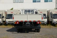 江铃 凯运升级版 中体 122马力 3.16米双排栏板轻卡(气刹)(JX1043TSG26) 江铃 凯运升级版 中体 122马力 3.16米双排栏板轻卡(气刹)(JX1043TSG26)