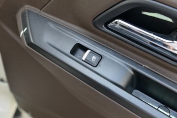 ���� �¿�˳�� 116���� 4X2 3.19��˫����س�(����)(ѩ��������)ͼƬ