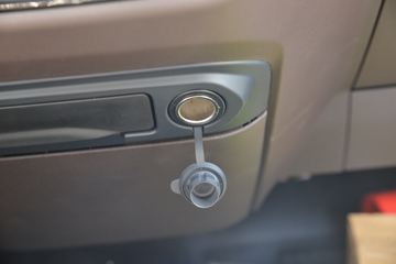 ���� �¿�˳�� 116���� 4X2 3.19��˫����س�(����)(ѩ��������)ͼƬ