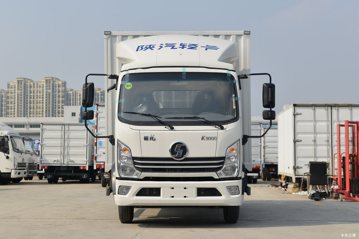 陕汽轻卡 德龙K3000 130马力 4.1米单排厢式轻卡(宽轮距)