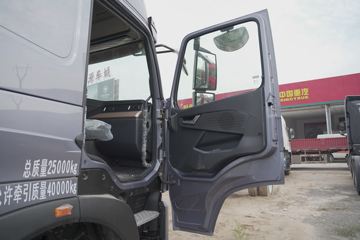 �й����� HOWO TH7�ؿ� 480���� 6X4 ǣ����ͼƬ