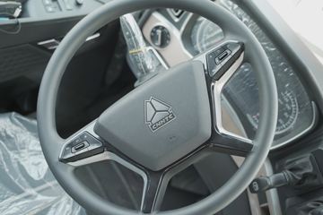 �й����� HOWO TH7�ؿ� 480���� 6X4 ǣ����ͼƬ