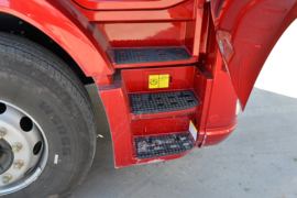 大运新N8E&nbsp;牵引车驾驶室                                               图片