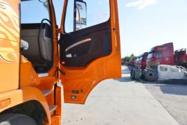 大运N9H&nbsp;牵引车驾驶室                                               图片