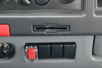 ���� ����˹V8 170���� 5.48���Ű������ػ���ͼƬ