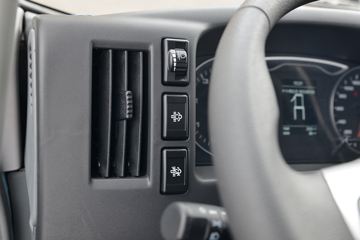 ���� ����˹V8 170���� 5.48���Ű������ػ���ͼƬ