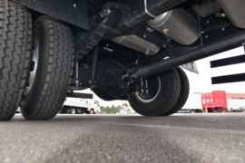 德沃斯V8 载货车底盘                                                图片