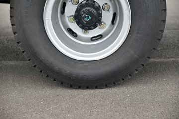 ���� ����˹V8 170���� 5.48���Ű������ػ���ͼƬ