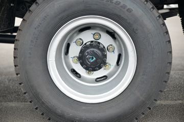 ���� ����˹V8 170���� 5.48���Ű������ػ���ͼƬ